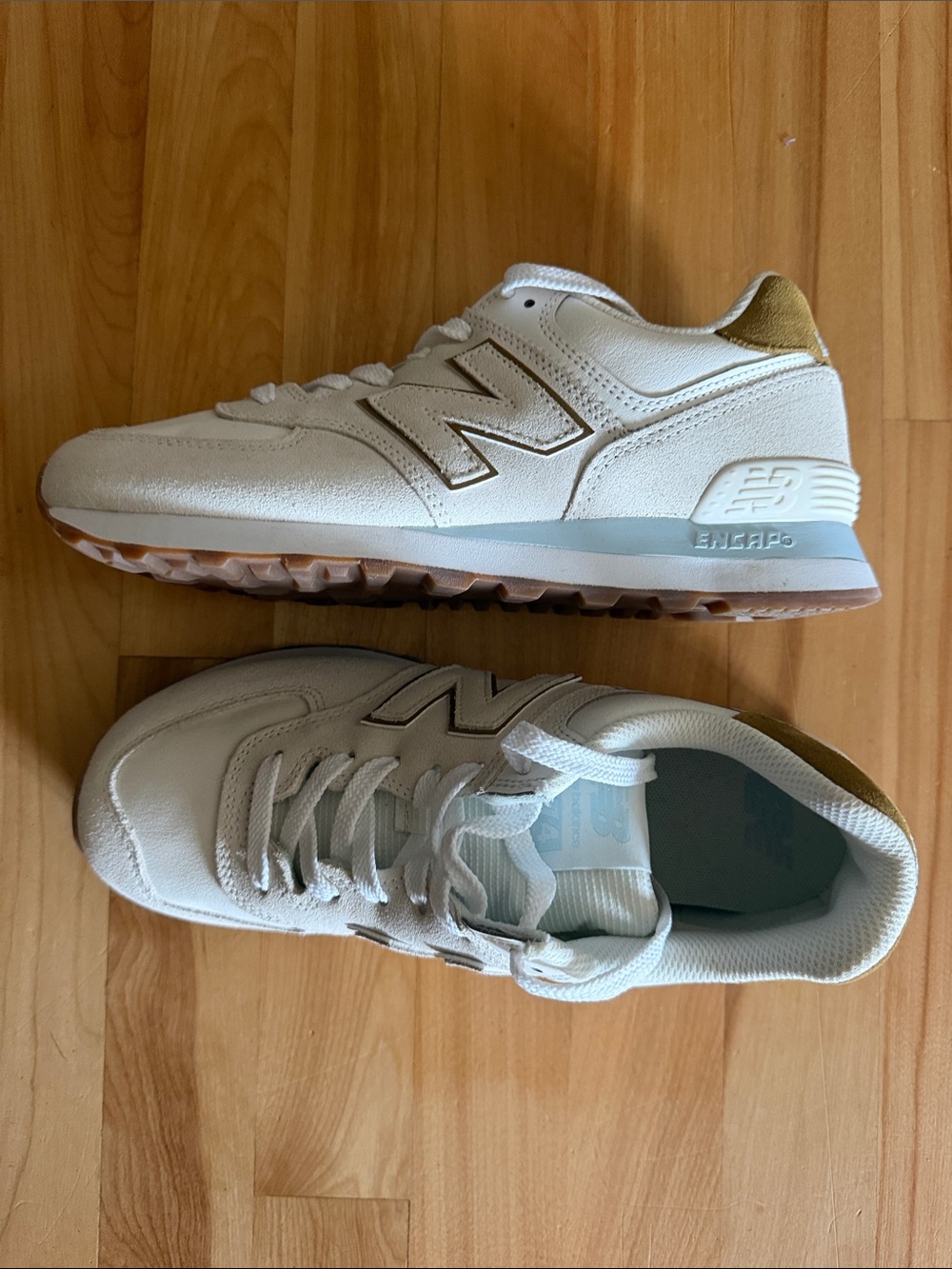 New Balance Classic Low-Top Sneakers